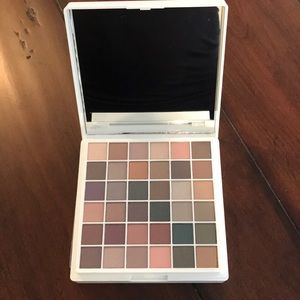 Avon Makeup Palette!! Never been used!